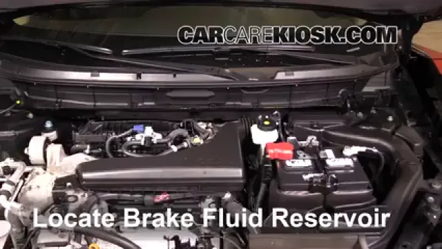 2016 Nissan Rogue S 2.5L 4 Cyl. Liquide de frein Contrôler le niveau de liquide de frein